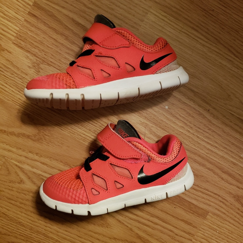 Red Size 9 Nikes